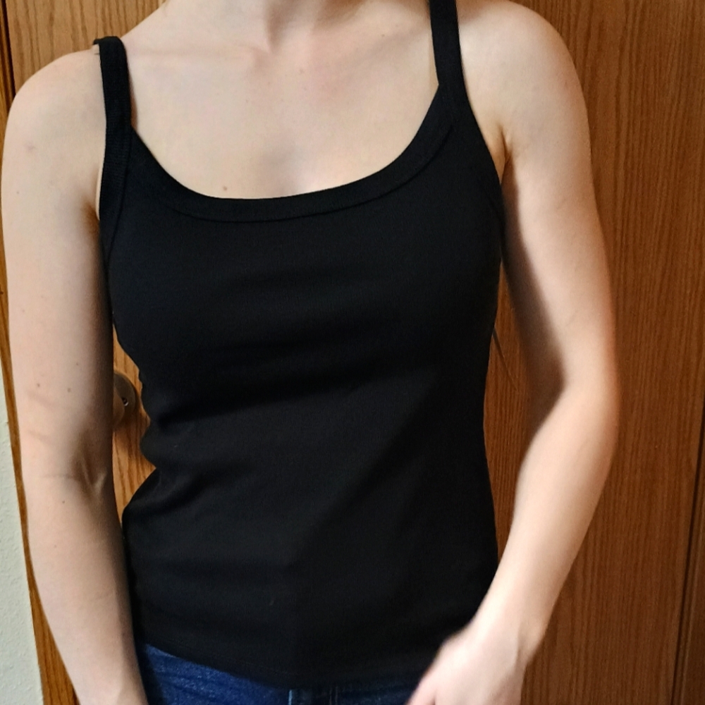 Black tank top. Size M